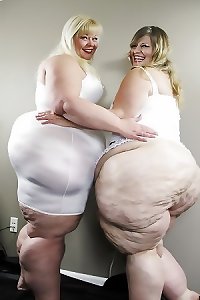 BBW Sreading Pics