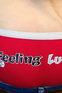 plump girl tenuous thumbs into her aroused poon