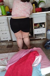 chubby woman enticingly showcasing her kinks